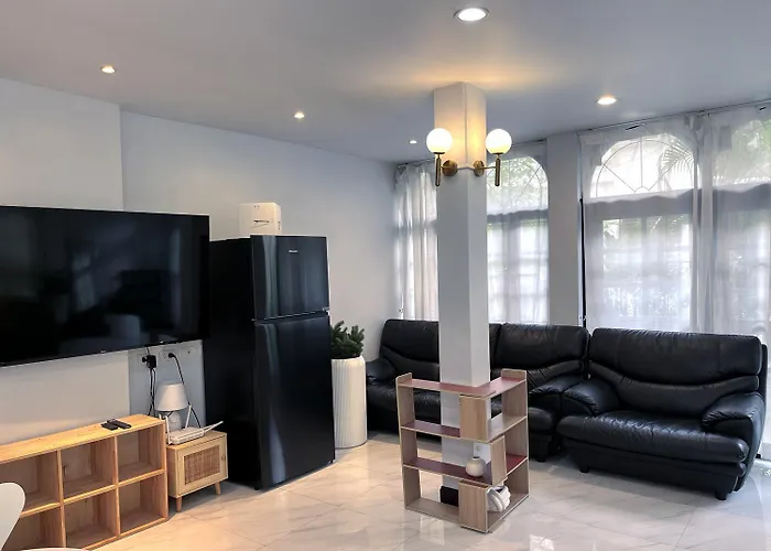 Дом отдыха Single House 4br Parking And Kitchen In Sukhumvit49-1 *