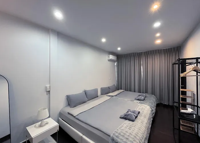 Single House 4br Parking And Kitchen In Sukhumvit49-1 Дом отдыха Бангкок